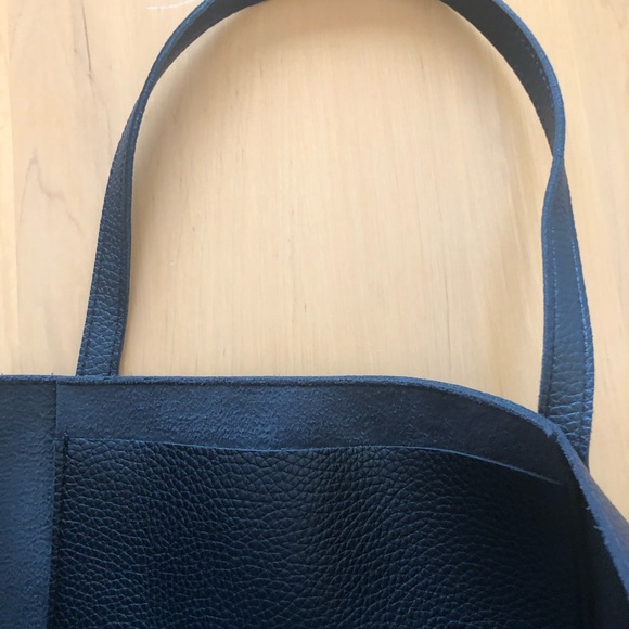 NWOT - VINCE CAMUTO VEGAN LEATHER TOTE BAG - Picture 4 of 5